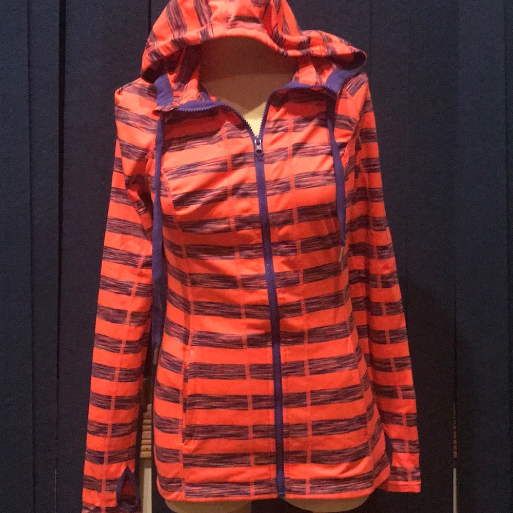 Lukka zip up
